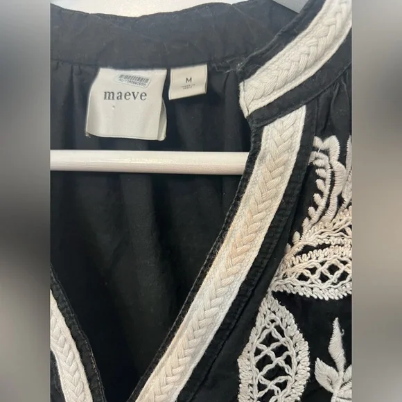 Maeve Anthropologie embroidered popover Black Blouse with White Embroidery - Picture 4 of 5